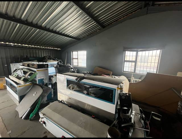 294M² WAREHOUSE FOR SALE IN ANDERBOLT
